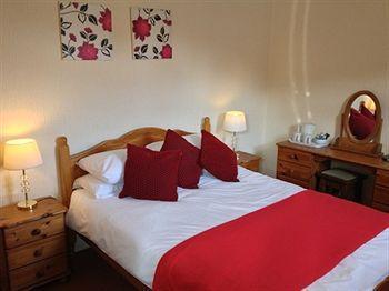 The Red Lion Hotel Бейкуел Екстериор снимка